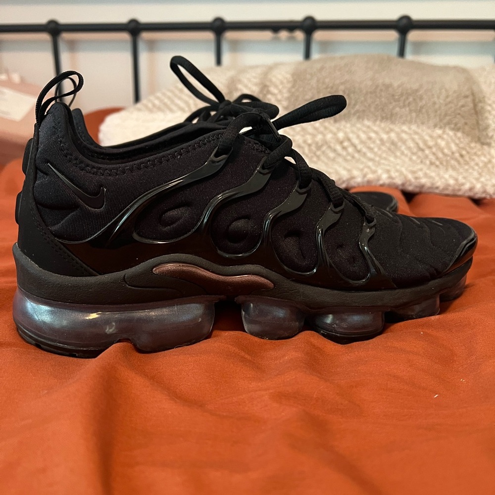 Black Women's Athletic Shoes